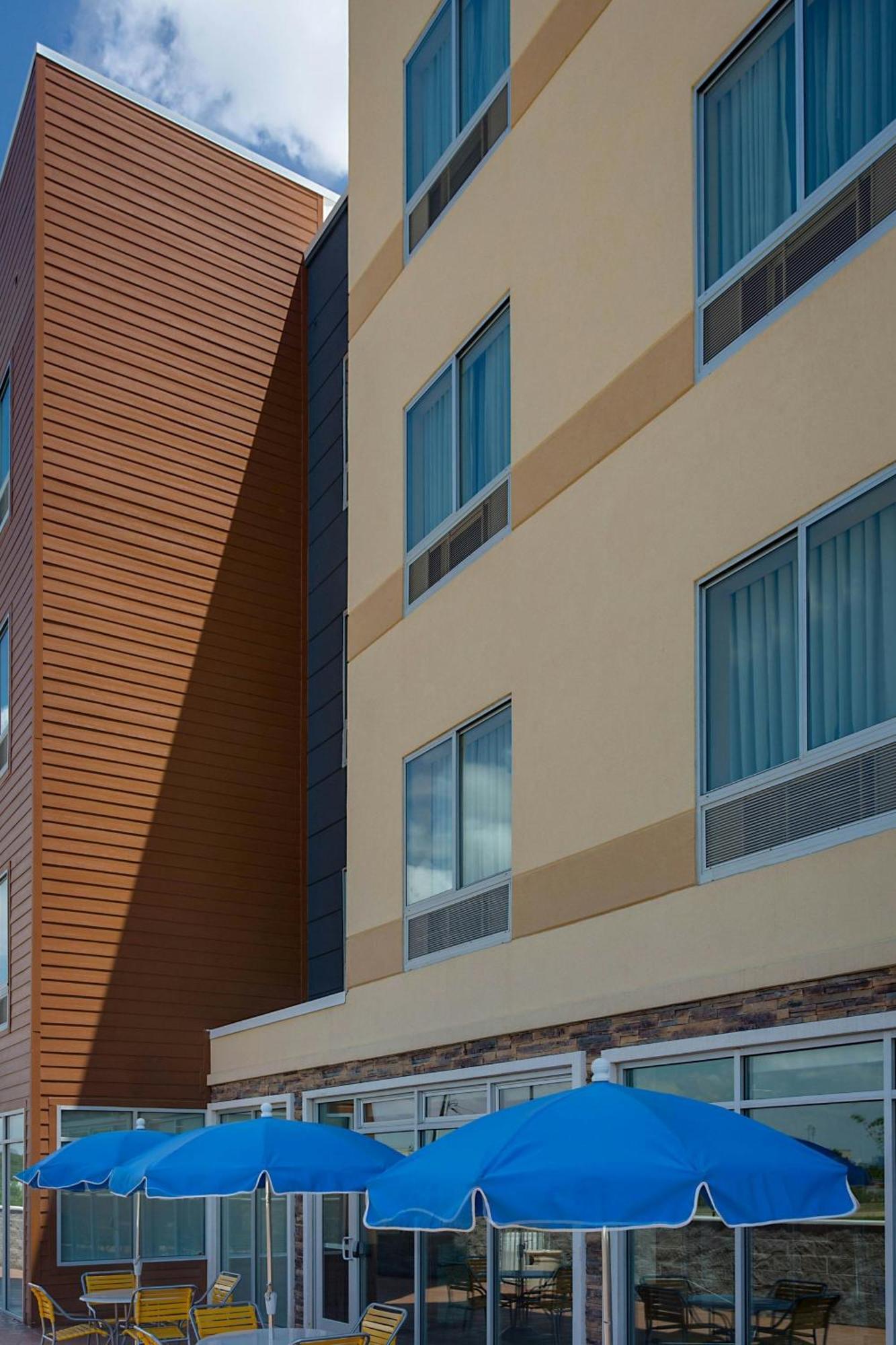 Fairfield Inn & Suites By Marriott Dallas West/I-30 Exterior photo