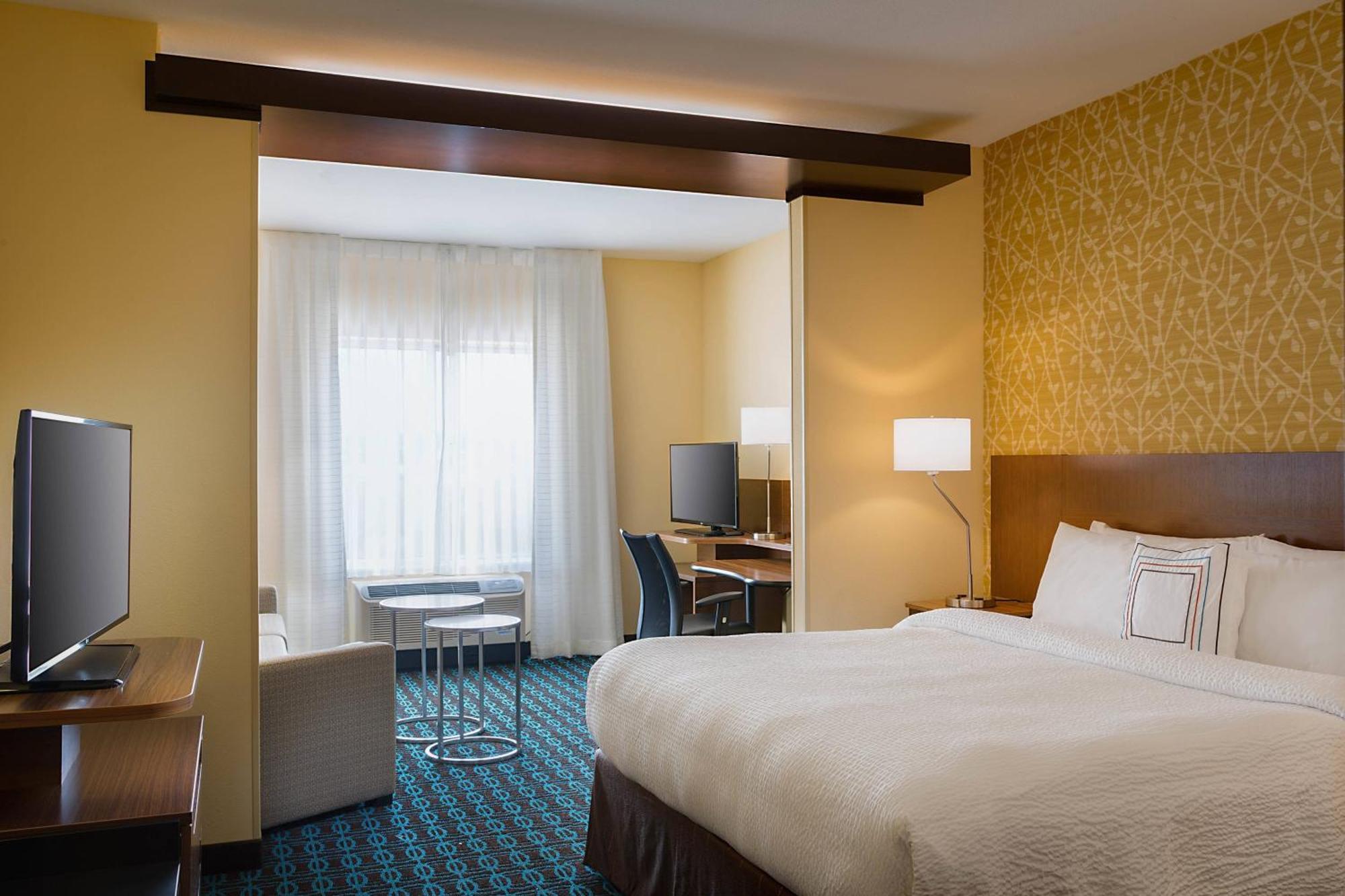 Fairfield Inn & Suites By Marriott Dallas West/I-30 Exterior photo