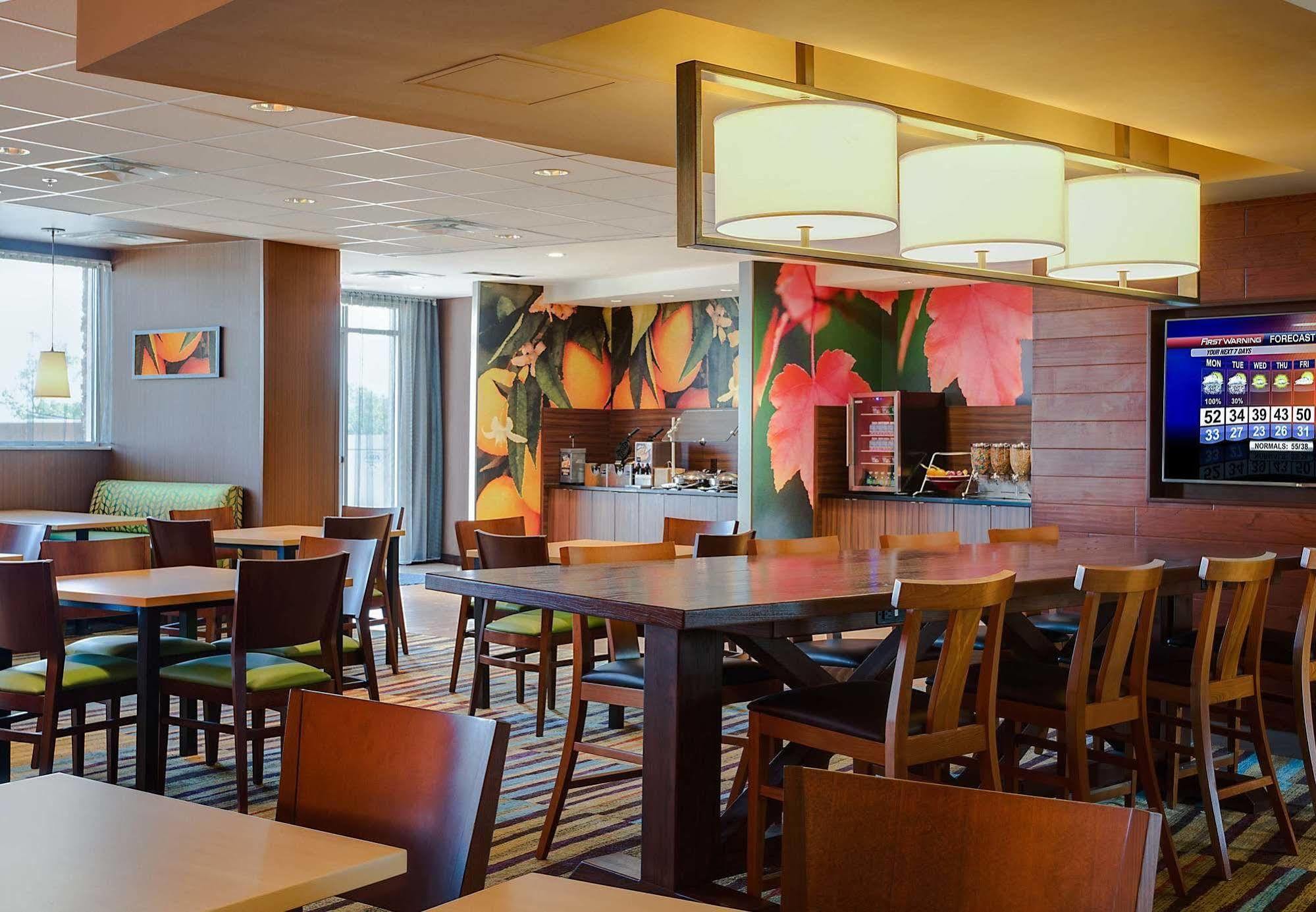 Fairfield Inn & Suites By Marriott Dallas West/I-30 Exterior photo